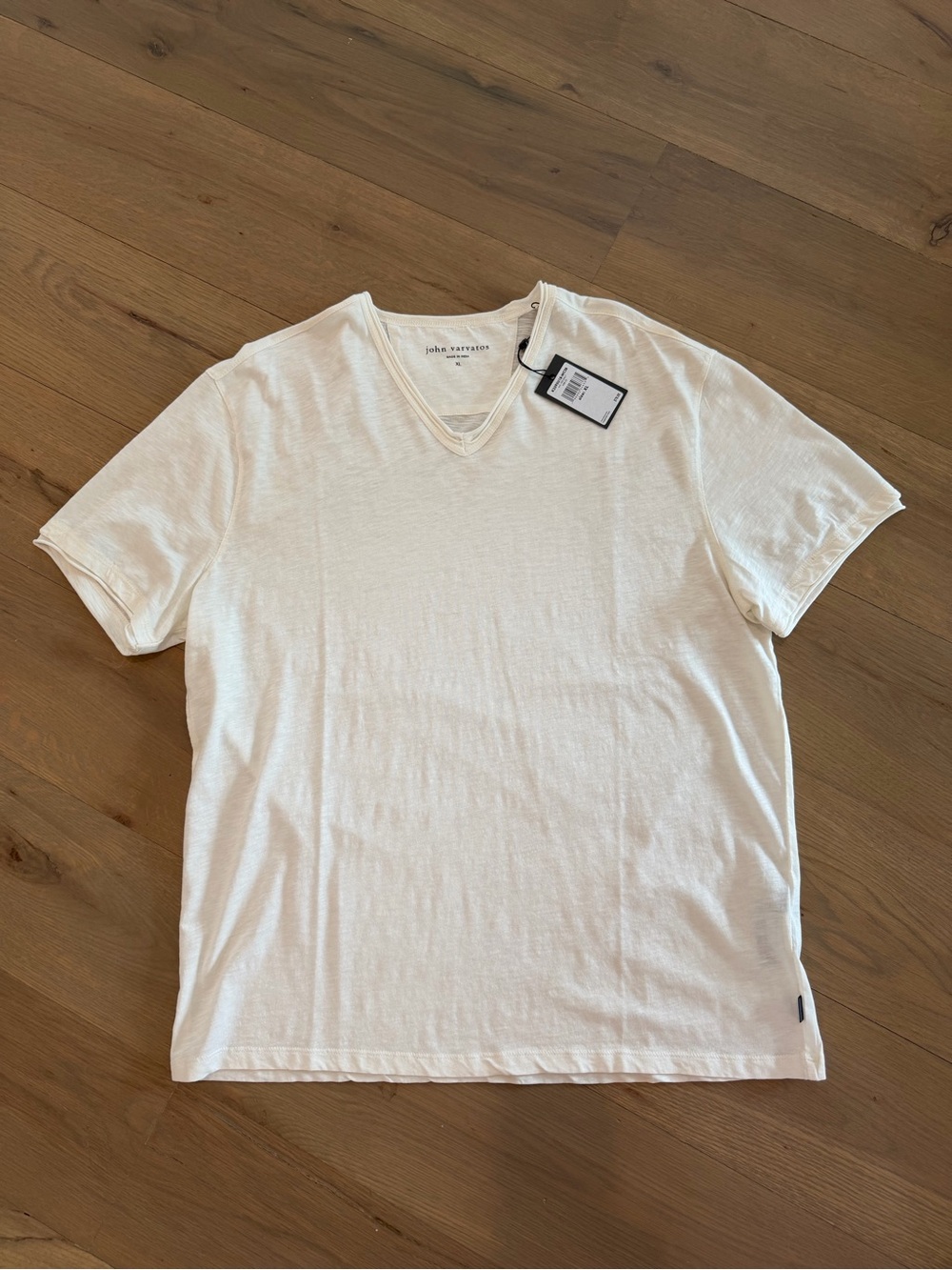 John Varvatos Men's Slim Fit Slub V-Neck T-Shirt Color: Salt NWT!